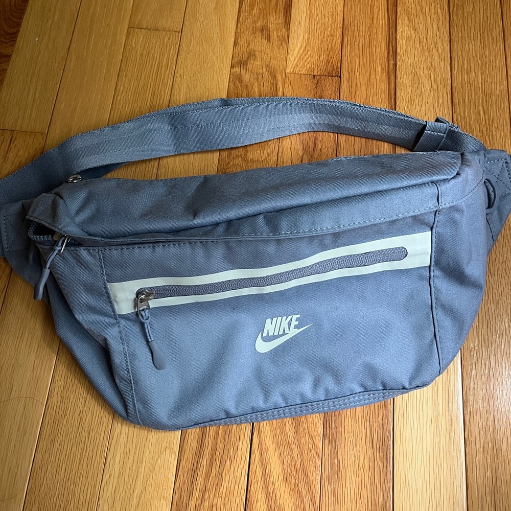 Nike Tech Carolina Blue Hip Fanny Pack Crossbody Travel Bag